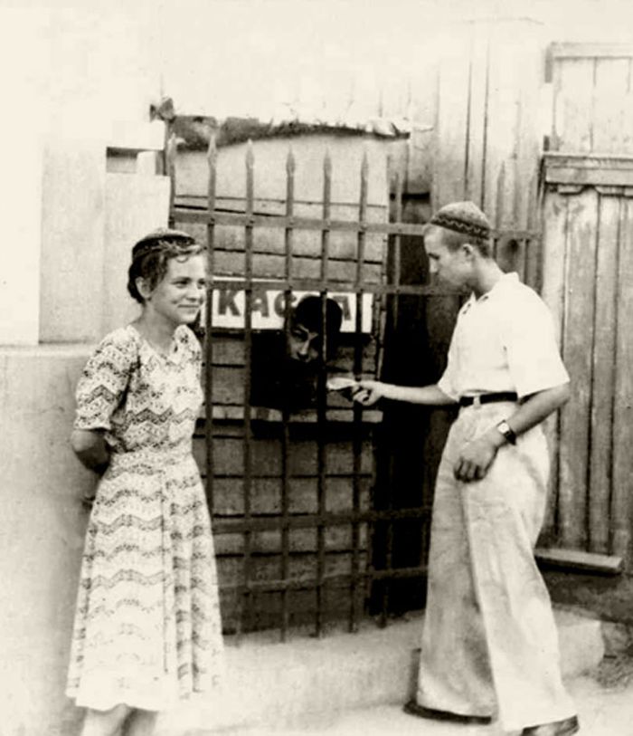 Девушки Советского времени