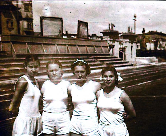 Девушки Советского времени