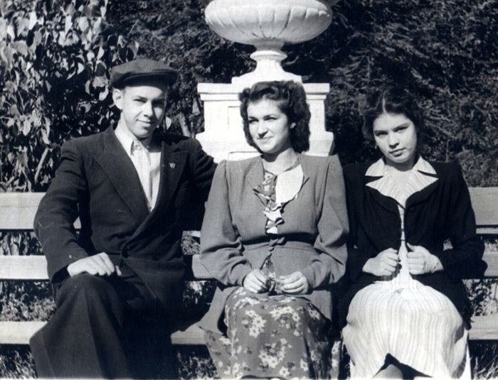 Девушки Советского времени