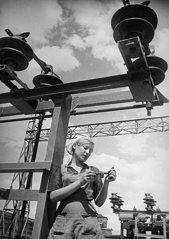 Девушки Советского времени