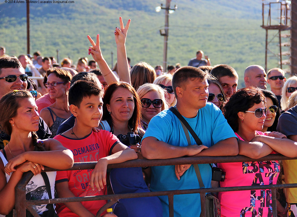 Человек облился бензином и поджёг себя у всех на глазах...