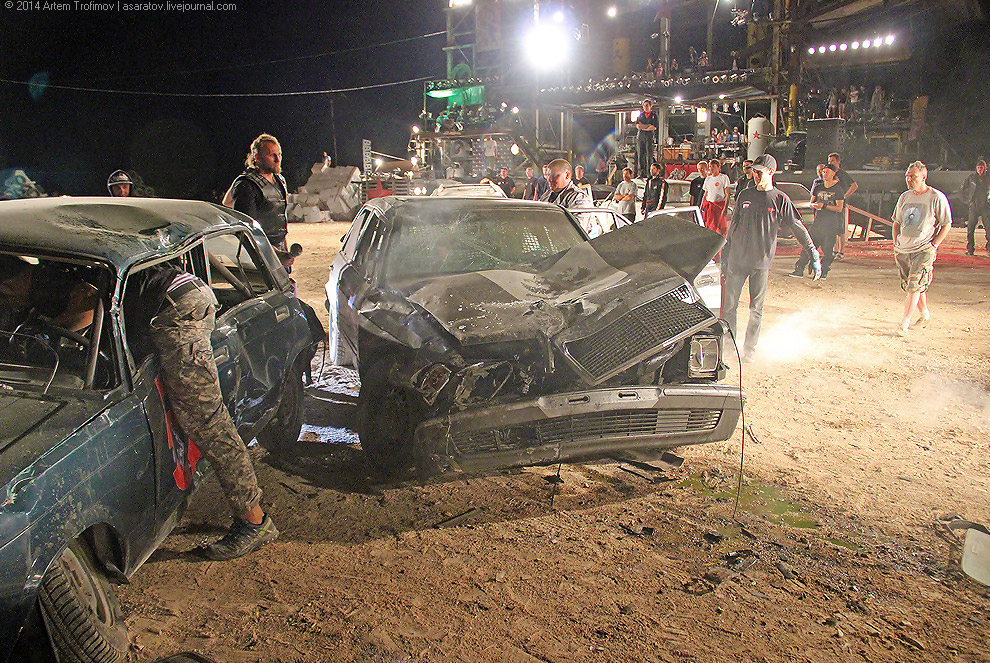 Человек облился бензином и поджёг себя у всех на глазах...