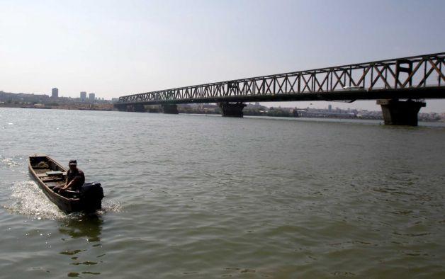 Бизнесмен спас 25 самоубийц за 15 лет (4 фото)