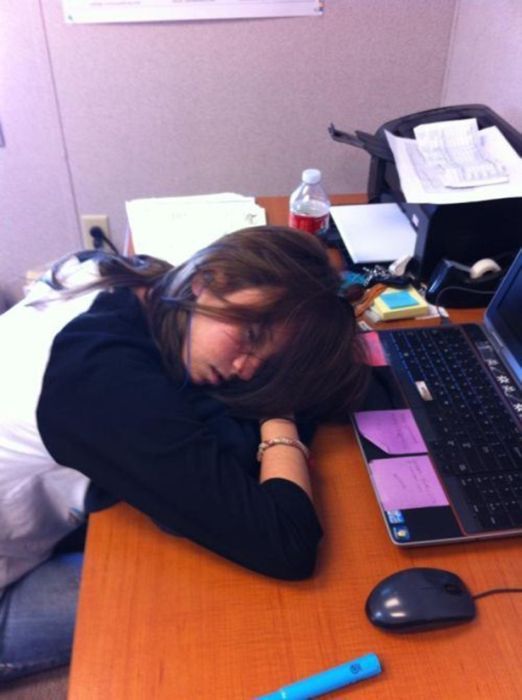 Девушки на работе