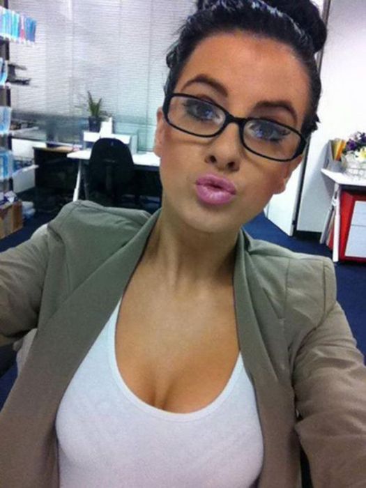 Девушки на работе