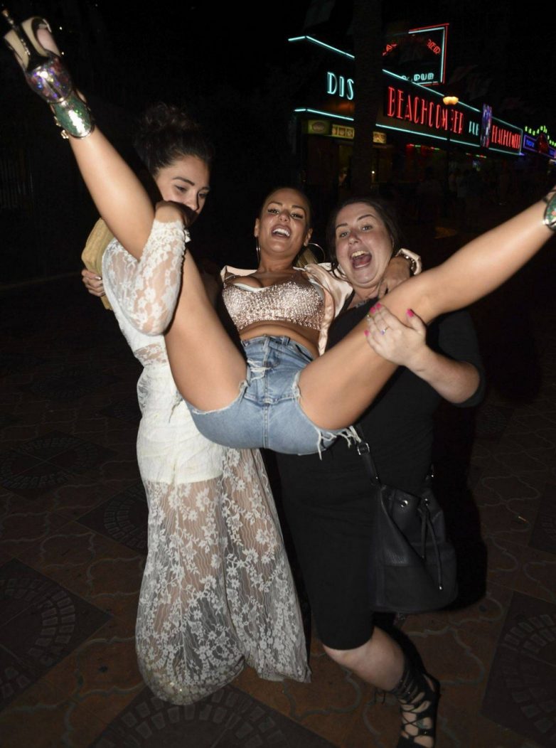 Пикантные фото с девушками