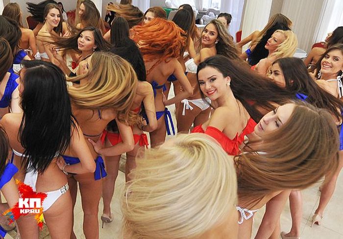 Конкурс «Краса России»: девушки примерили официальные купальники