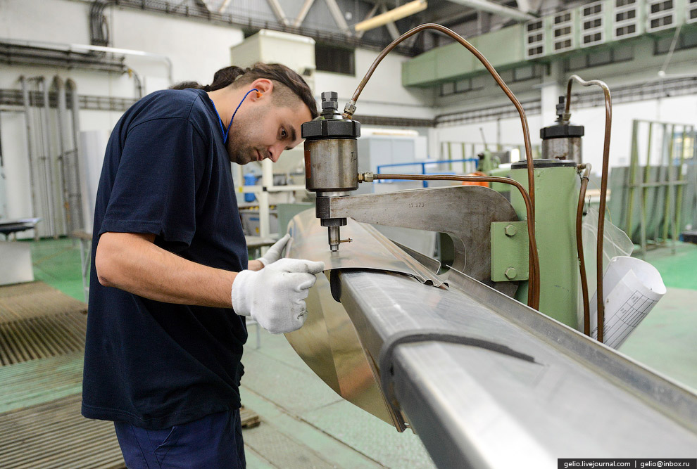 Как делают самолет Л-410 в Чехии