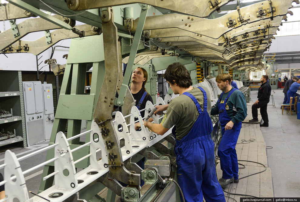 Как делают самолет Л-410 в Чехии