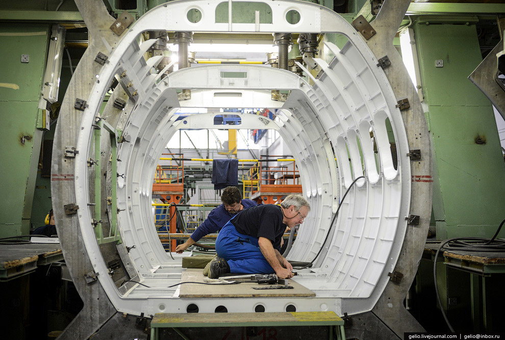 Как делают самолет Л-410 в Чехии