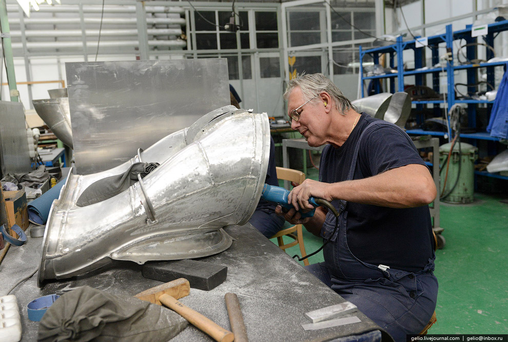 Как делают самолет Л-410 в Чехии