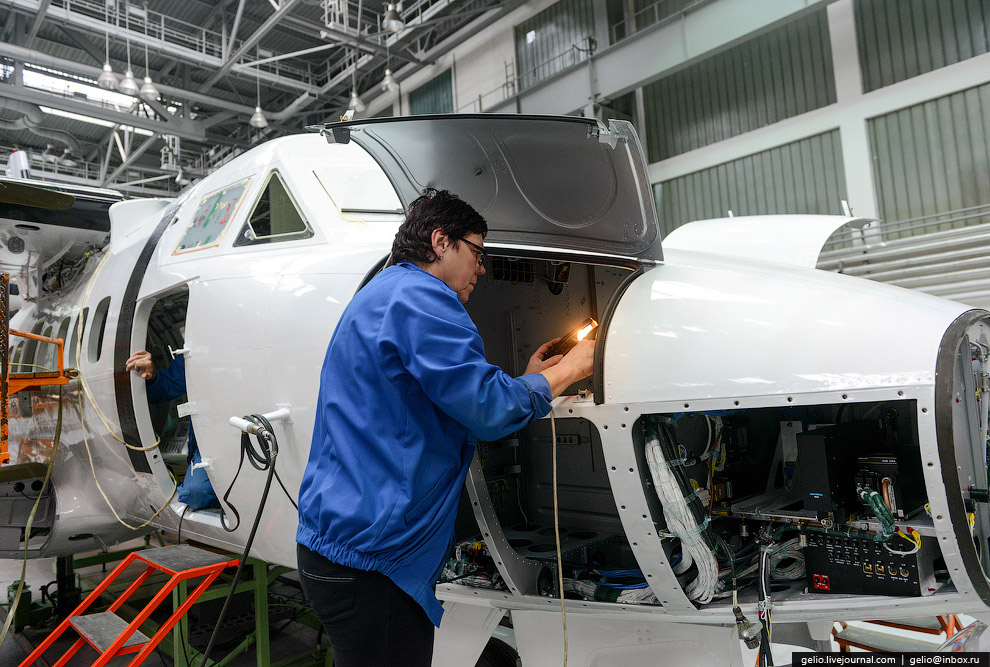 Как делают самолет Л-410 в Чехии