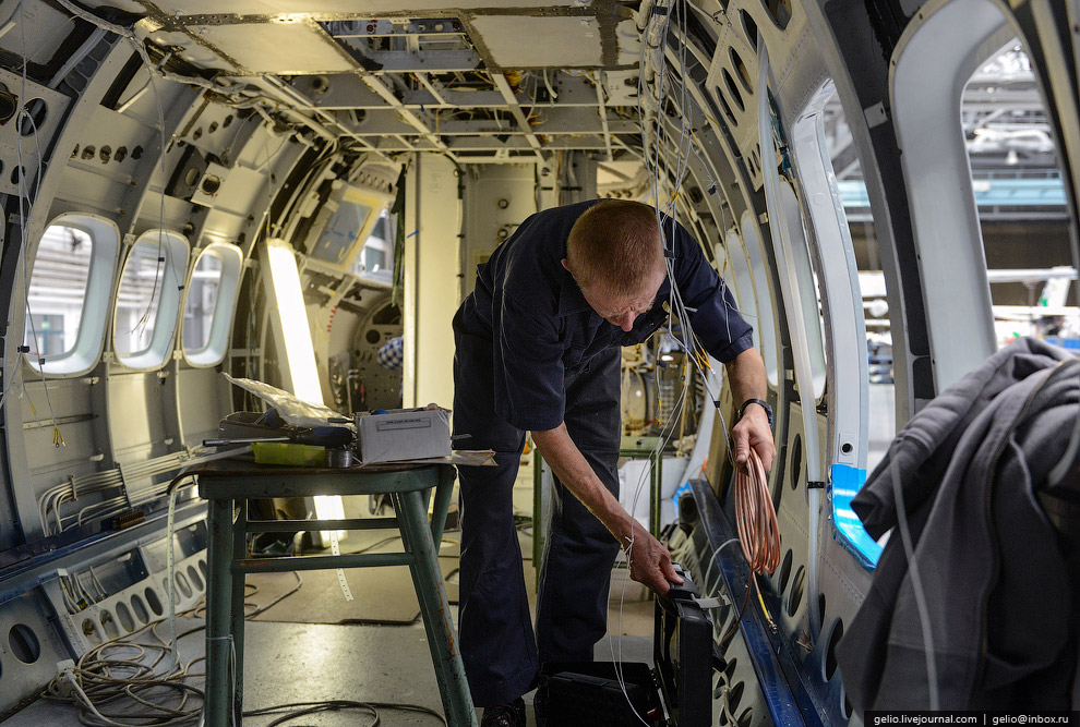 Как делают самолет Л-410 в Чехии