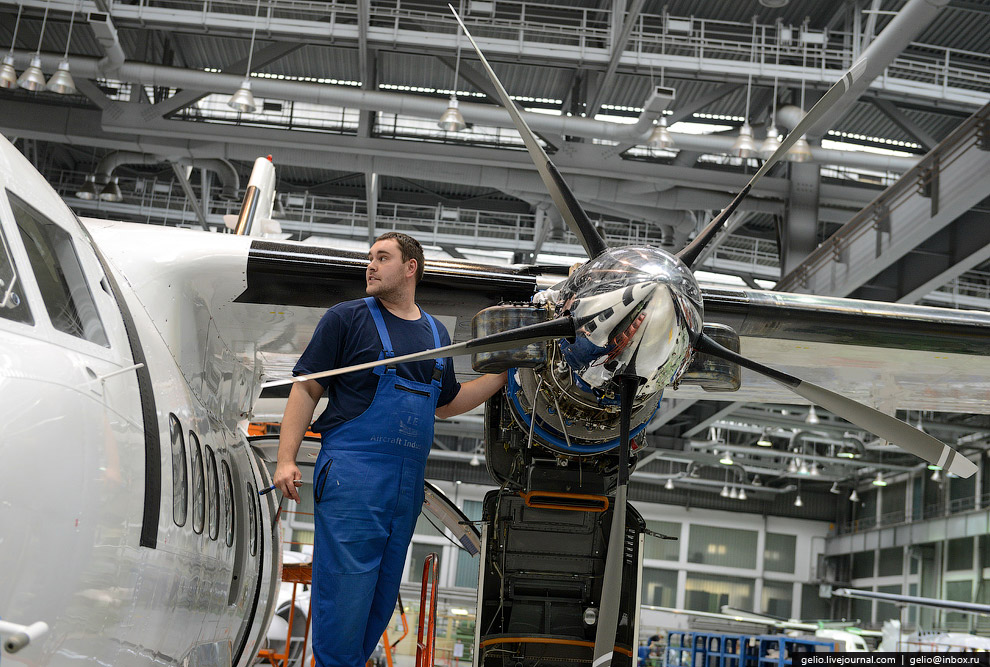 Как делают самолет Л-410 в Чехии