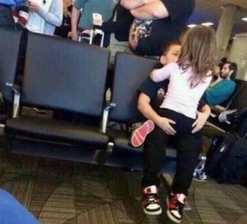 Этот неловкий момент, когда у детей отношения серьёзнее, чем у тебя