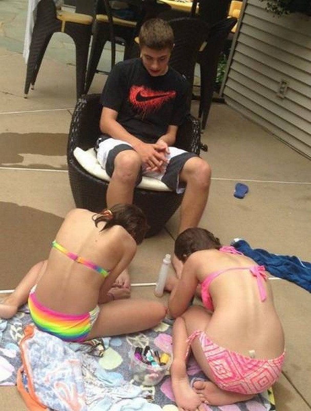 Этот неловкий момент, когда у детей отношения серьёзнее, чем у тебя