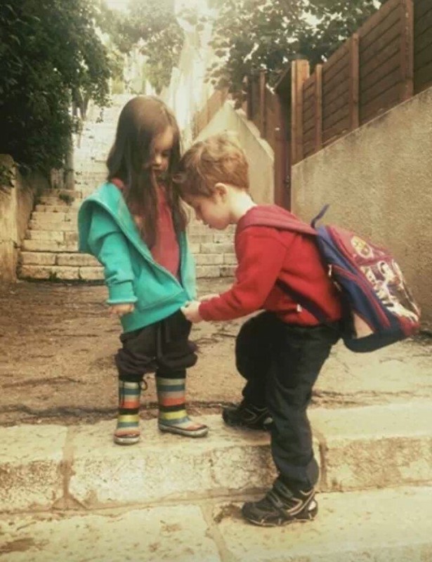 Этот неловкий момент, когда у детей отношения серьёзнее, чем у тебя