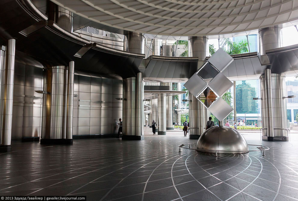 Самые высокие в мире башни-близнецы