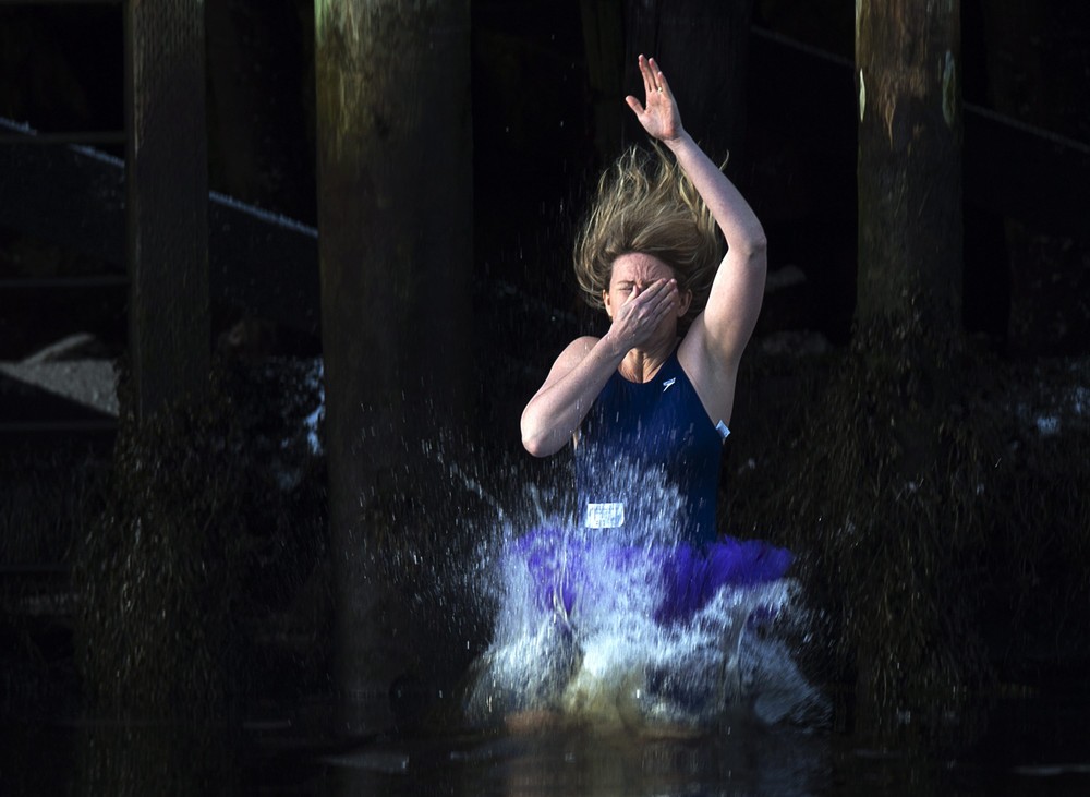 Новогодние заплывы в разных уголках мира