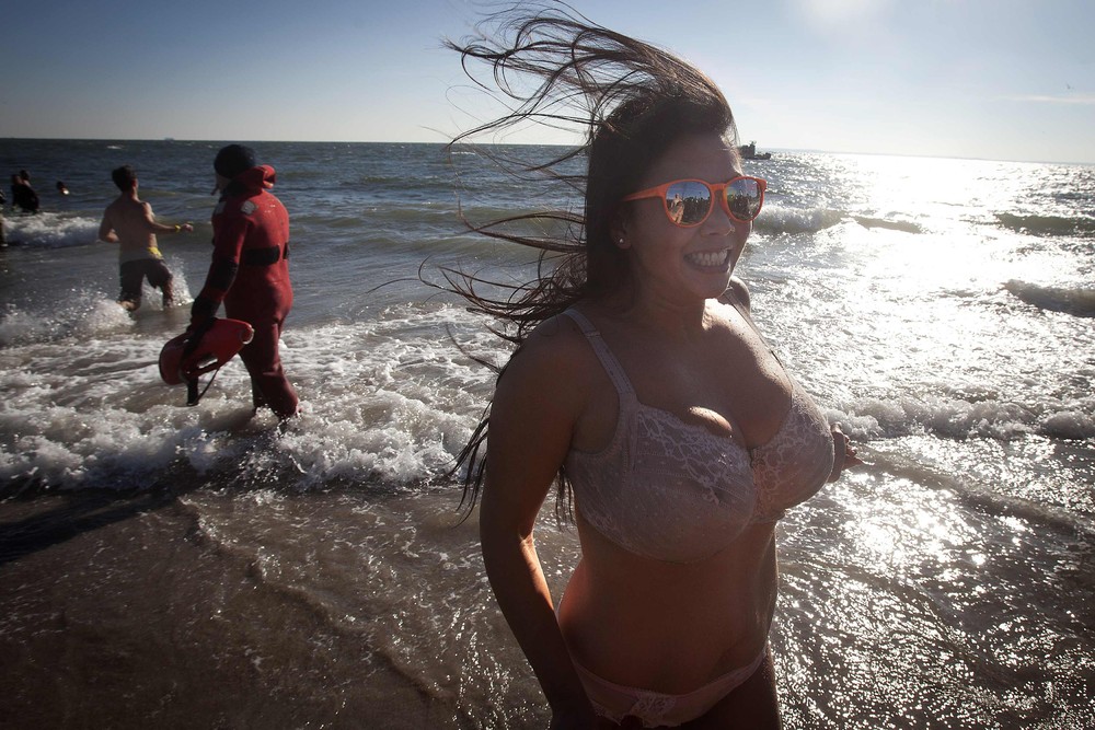 Новогодние заплывы в разных уголках мира