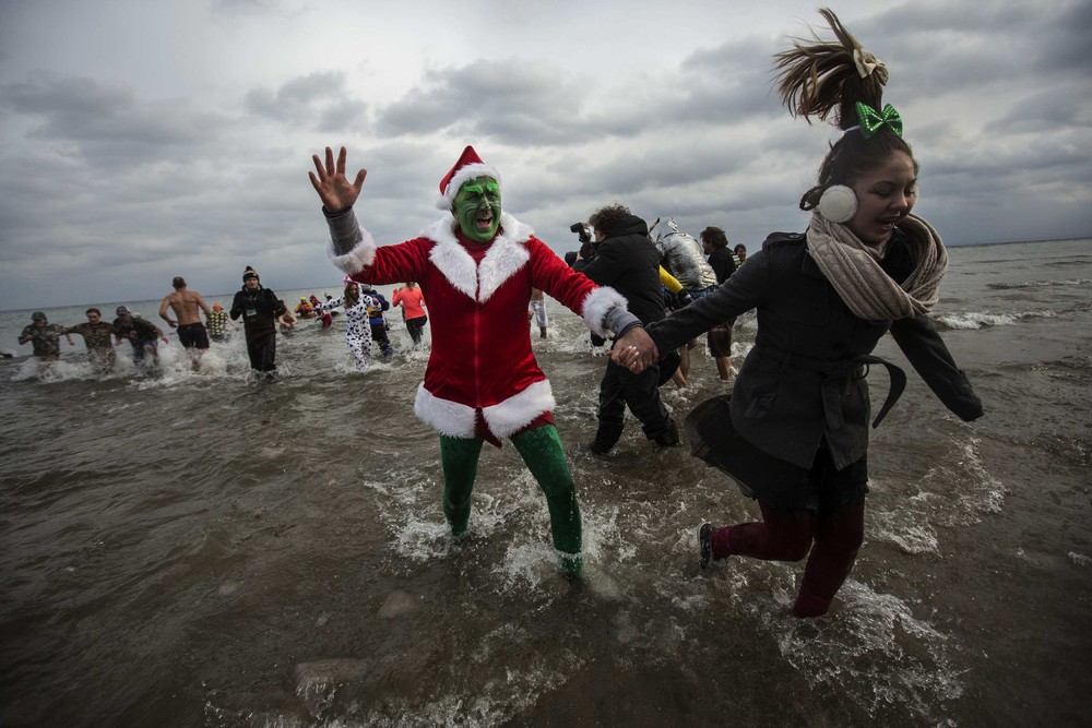 Новогодние заплывы в разных уголках мира