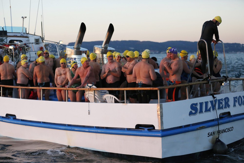 Новогодние заплывы в разных уголках мира