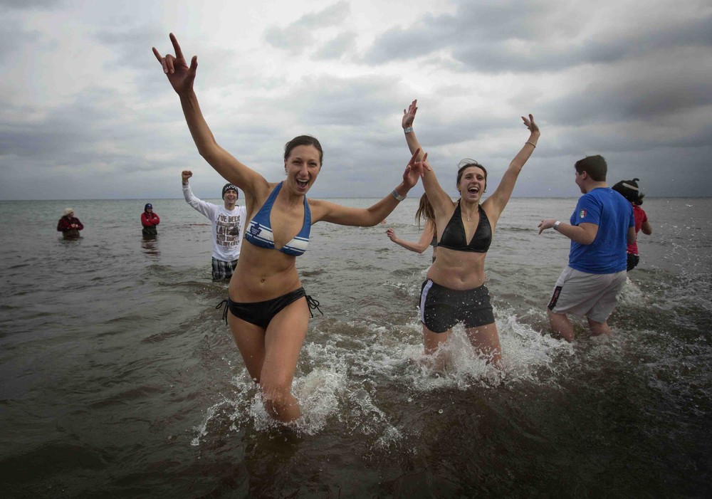 Новогодние заплывы в разных уголках мира