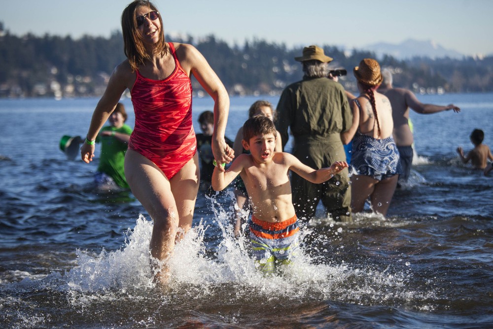 Новогодние заплывы в разных уголках мира
