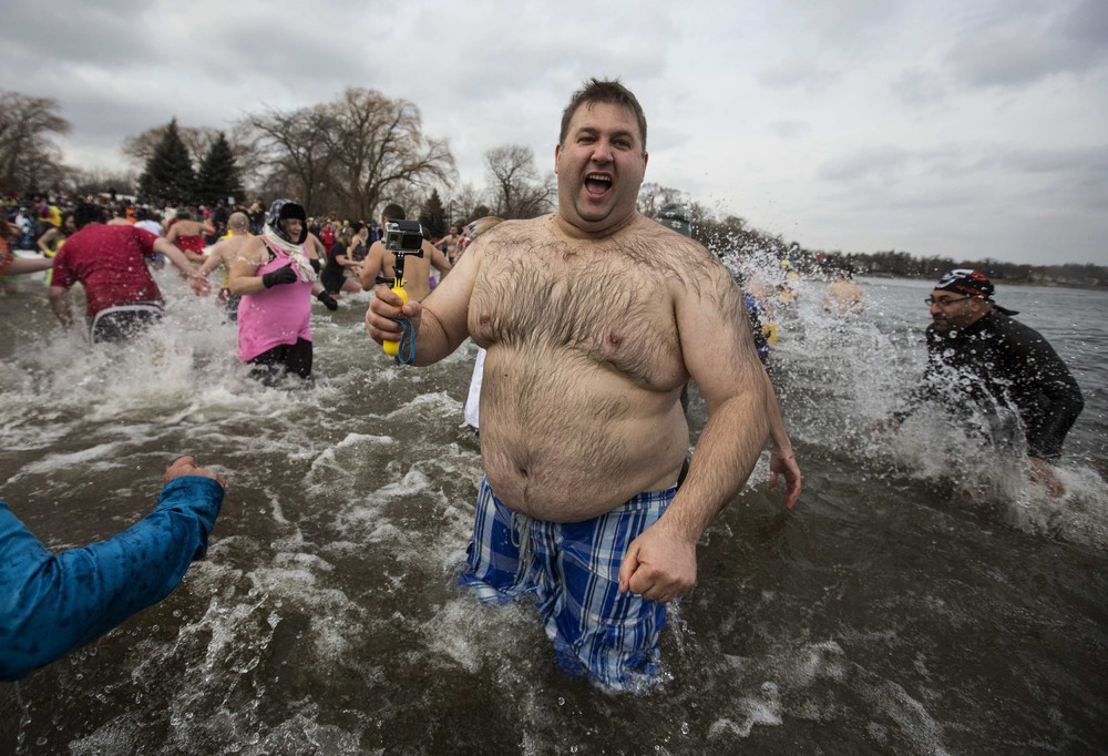 Новогодние заплывы в разных уголках мира