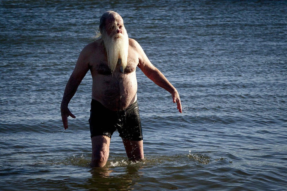 Новогодние заплывы в разных уголках мира