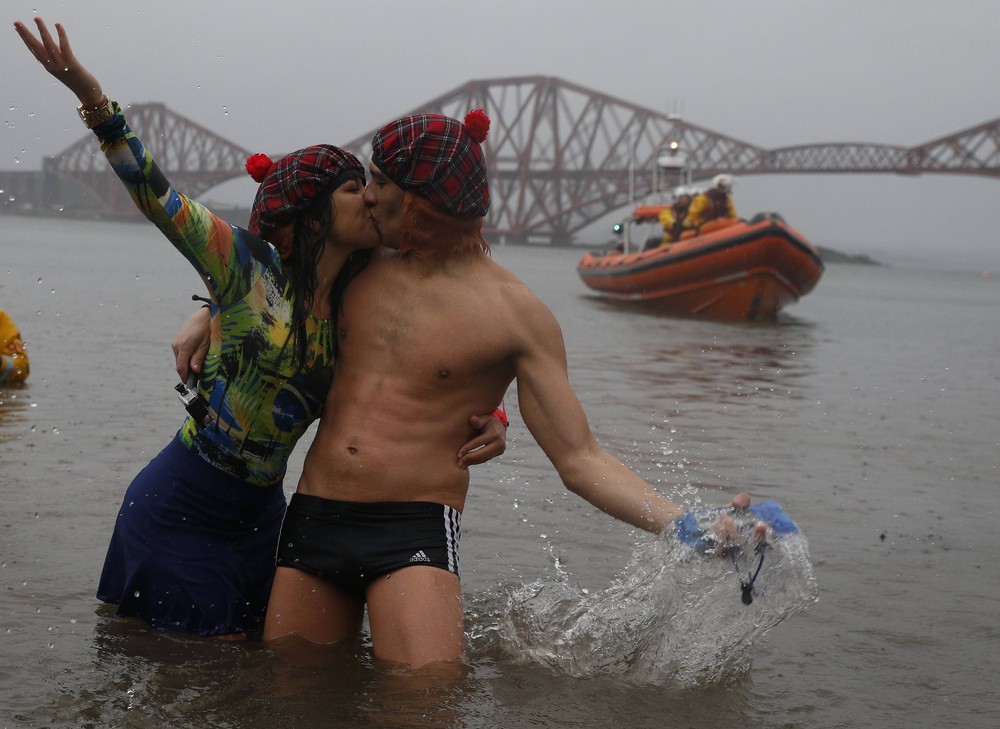 Новогодние заплывы в разных уголках мира