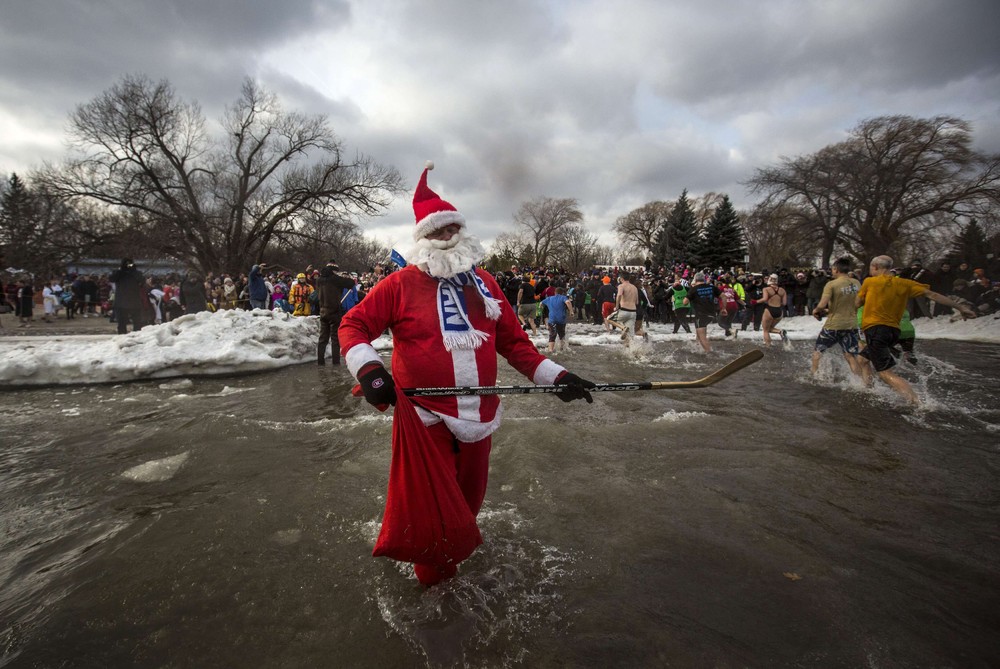 Новогодние заплывы в разных уголках мира