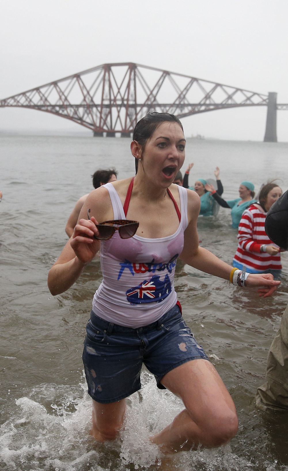 Новогодние заплывы в разных уголках мира