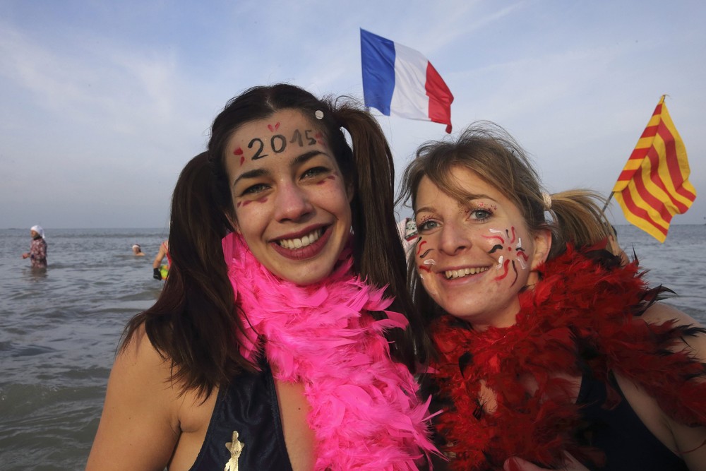 Новогодние заплывы в разных уголках мира