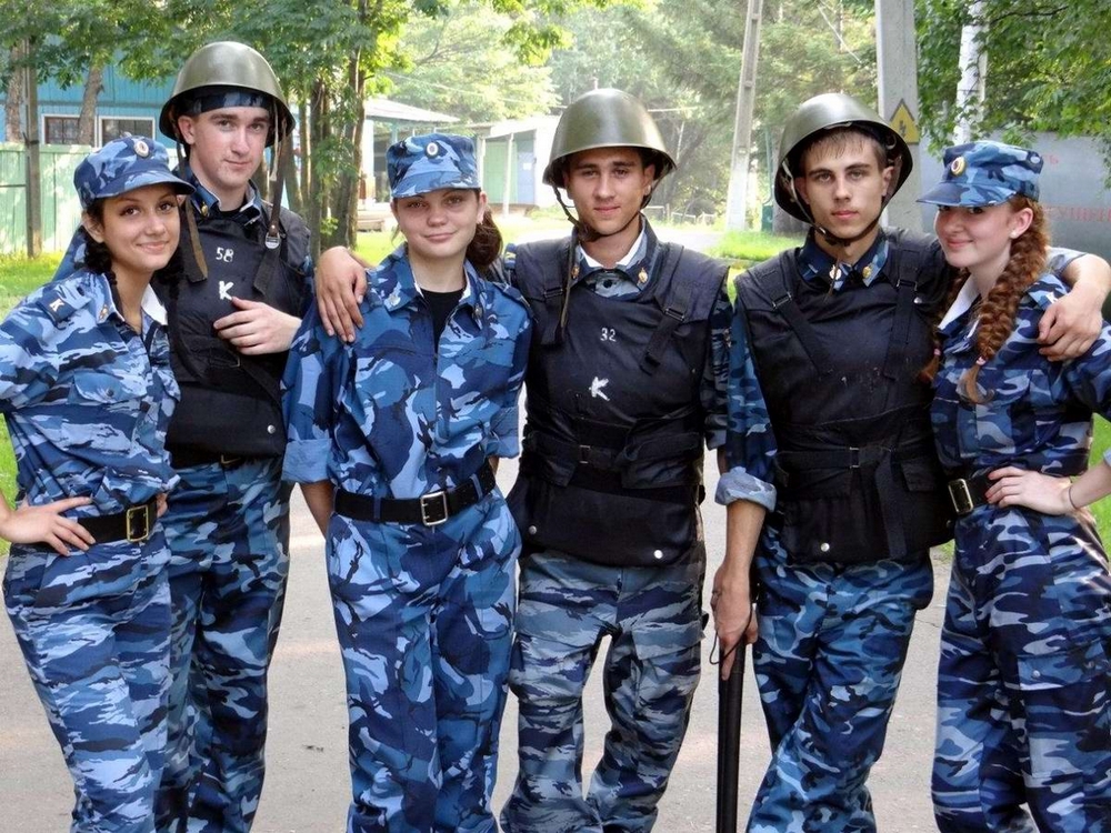 Девушки в полиции России