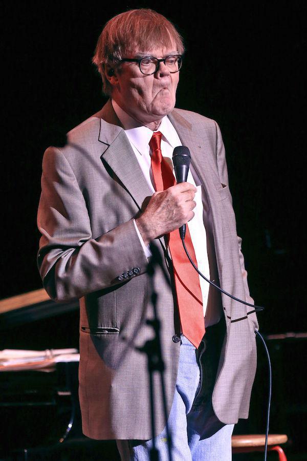 Ну у тебя и рожа ...