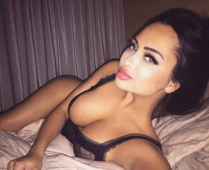 Прелестные девушки фотографируются