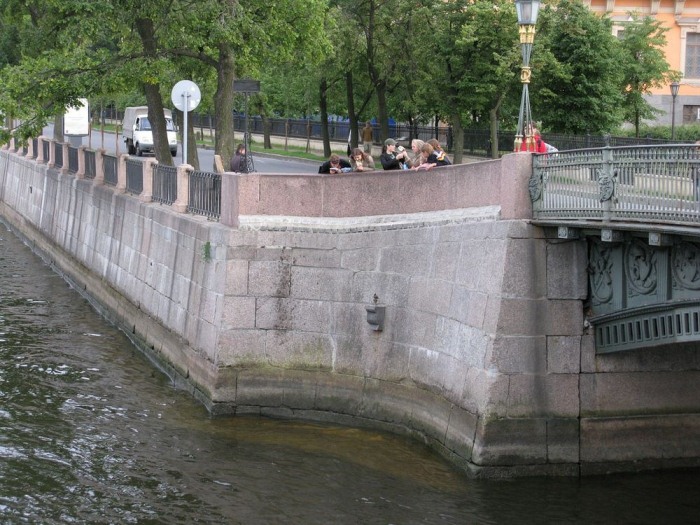 Лягушка-путешественница, Чижик-Пыжик и компания: 6 самых маленьких памятников в мире