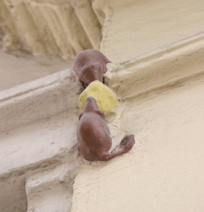 Лягушка-путешественница, Чижик-Пыжик и компания: 6 самых маленьких памятников в мире