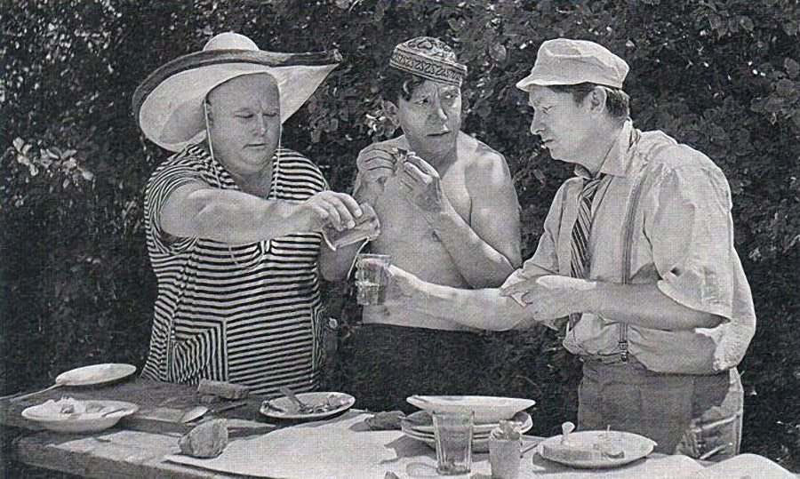 Подробно о знаменитом трио героев советских комедий Подробно о знаменитом трио героев советских комедий