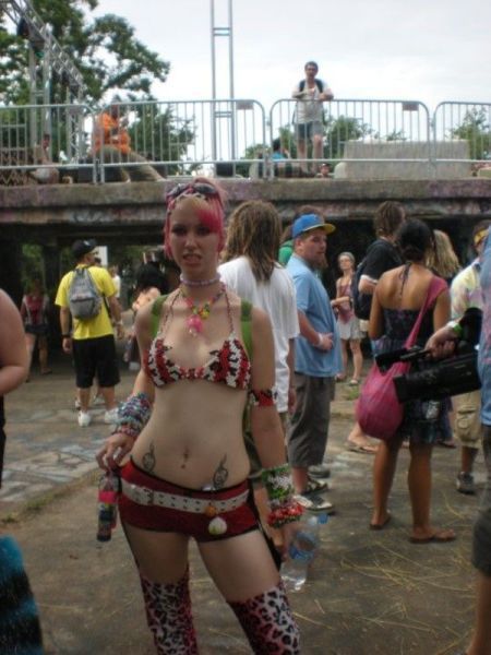 Девочки - рейверы