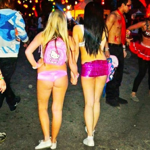 Девочки - рейверы