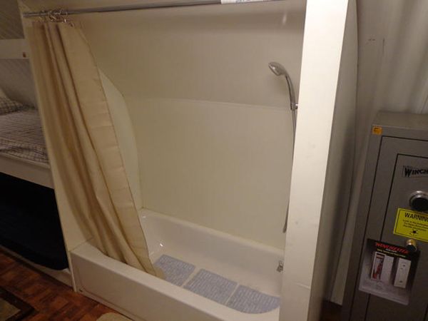 Землянка на случай апокалипсиса (33 фото)