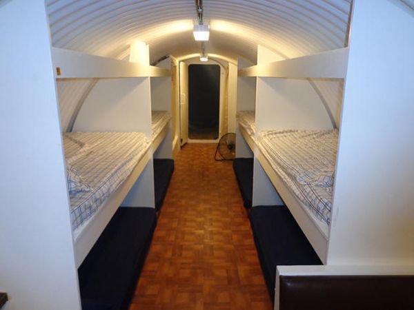 Землянка на случай апокалипсиса (33 фото)