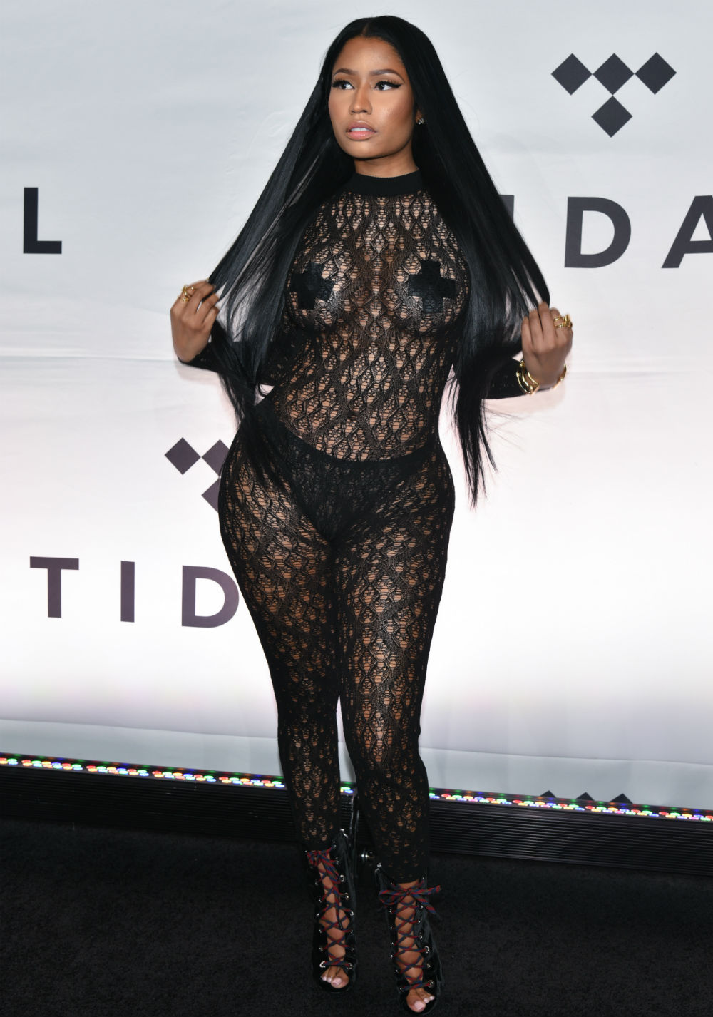 Знаменитости отказываются от нижнего белья на красной дорожке