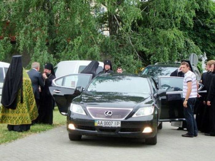 Сколько стоят блатные номера в Украине (9 фото) Сколько стоят блатные номера в Украине (9 фото)