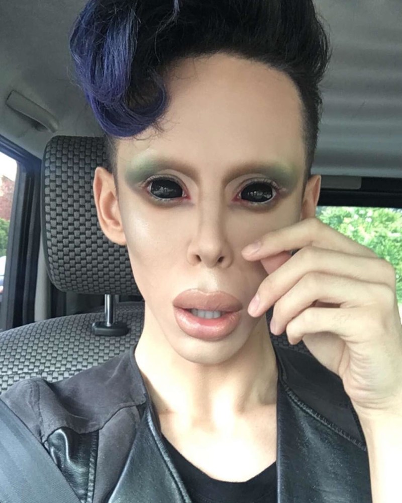 Трансформация в инопланетянина обошлась американцу в $50 000