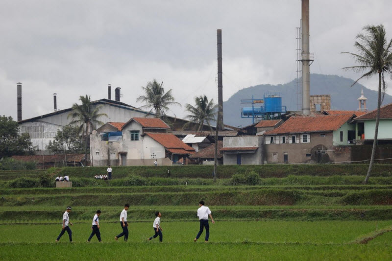 Правительство Индонезии собирается очистить самую грязную реку