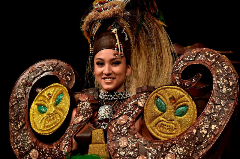 Показ мод на фестивале шоколада