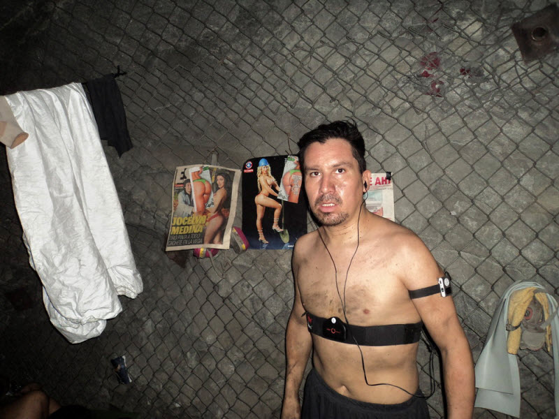 Фоторепортаж из-под земли, снятый шахтером в завале